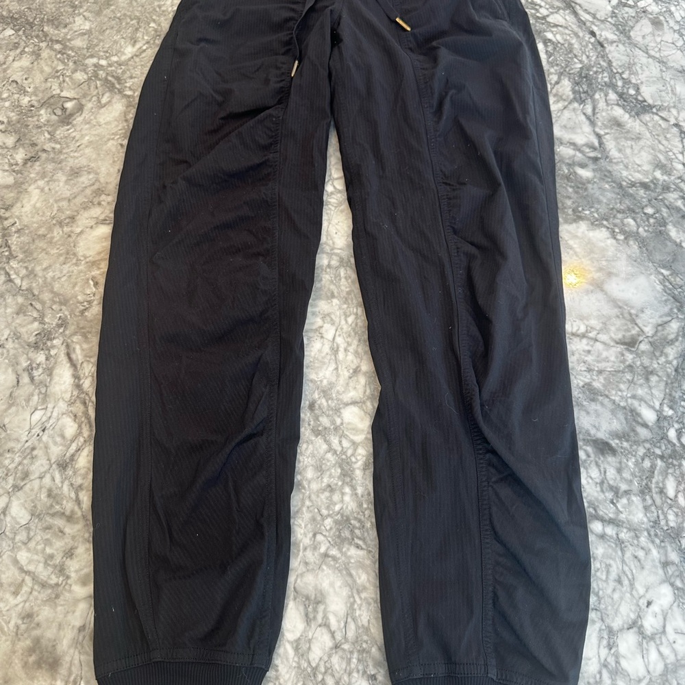 Lululemon black joggers